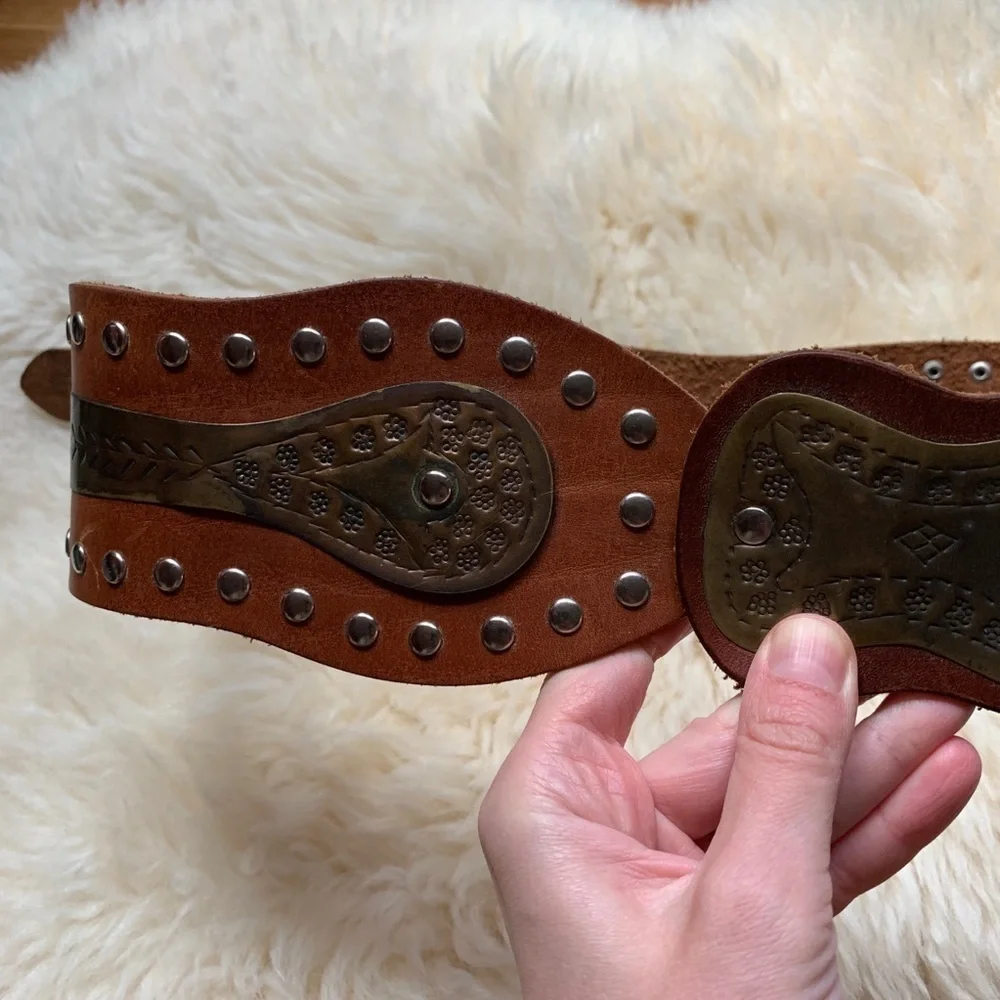 Vintage Tooled Studded Classic Leather Belt S/M - Picture 6 of 7